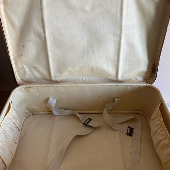 Authentic Louis Vuitton suitcase - Picture 10 of 13